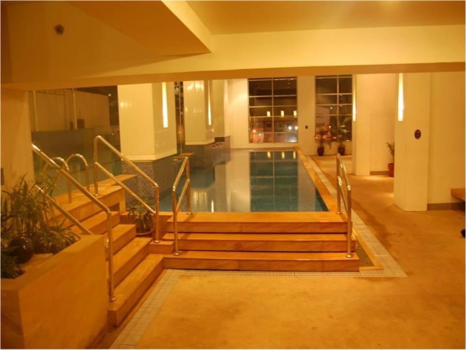 Studio Unit Condo At Antel Serenity Suites Makati Manila Esterno foto